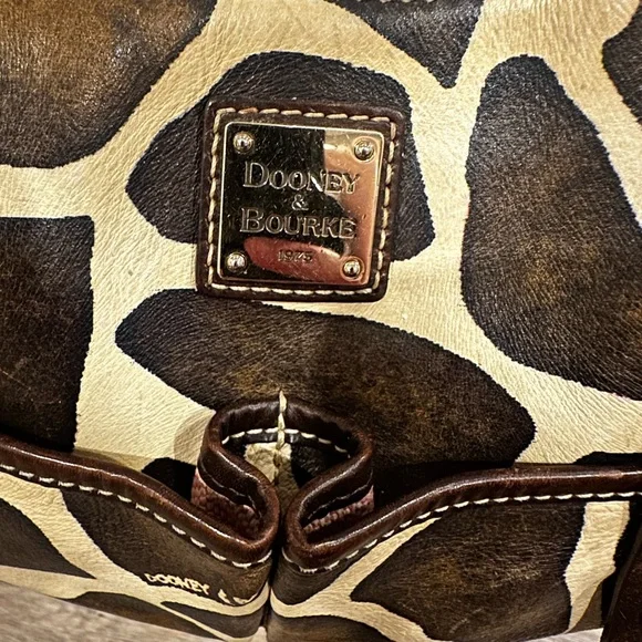 Dooney & Bourke Giraffe Print Shoulder Bag EUC no callouts - Picture 5 of 16